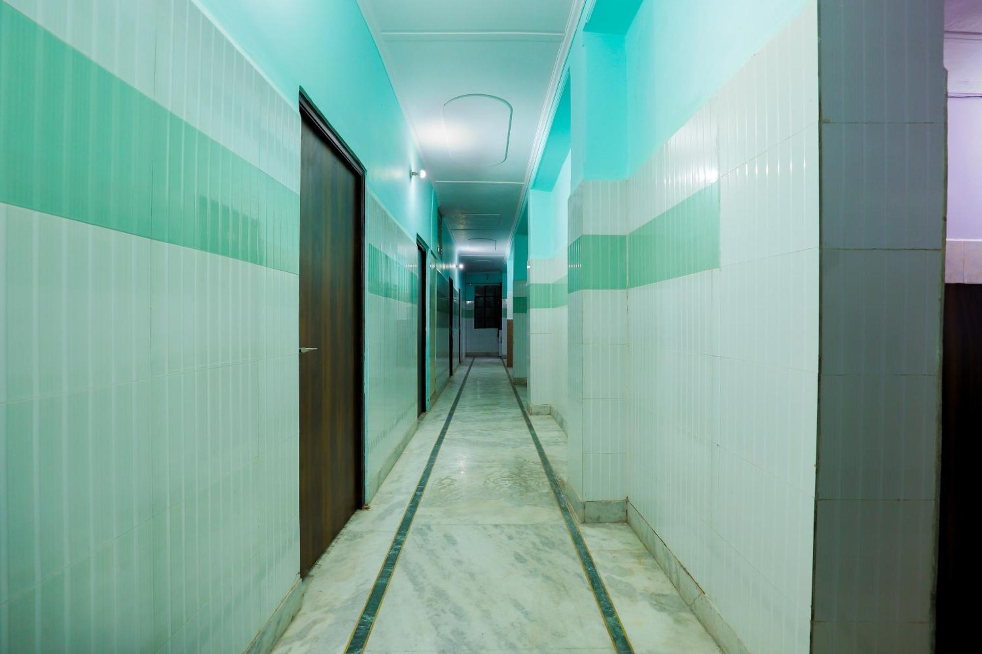 OYO Hotel 69486 Royal Palace Delhi  Exterior foto